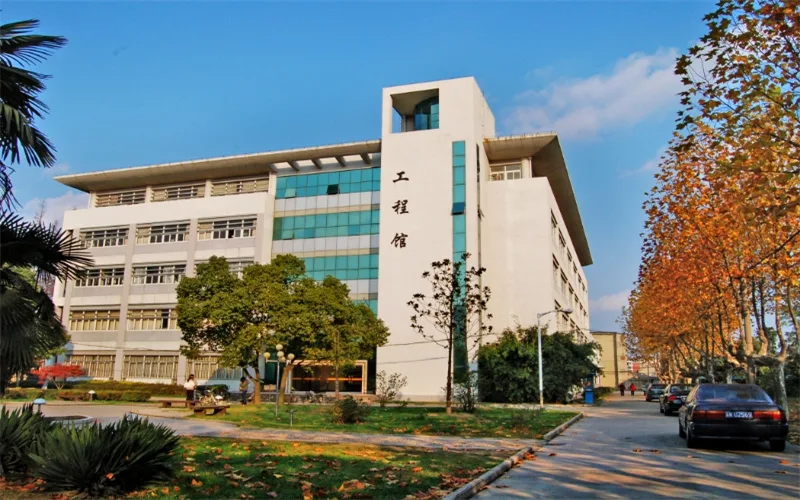 Yangzhou University — campus
